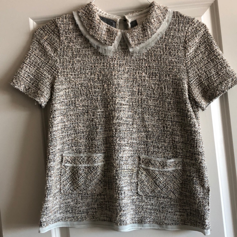 Short sleeve collared sweater top size Small